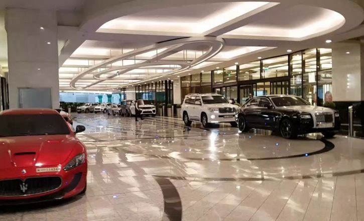 Dubai Festival City Mall Parking
