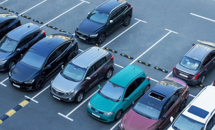 Parking at Makani Mall Zakher