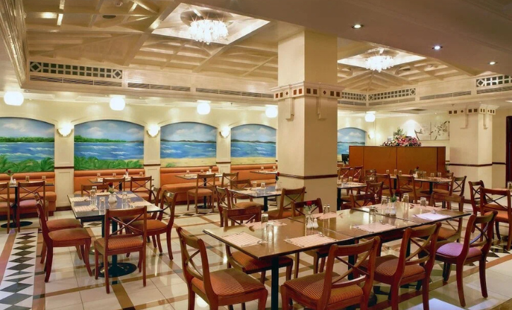 Restaurants Near Baniyas Square Metro Station