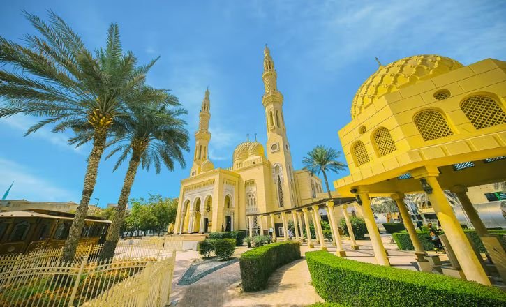 Visit Jumeirah Mosque