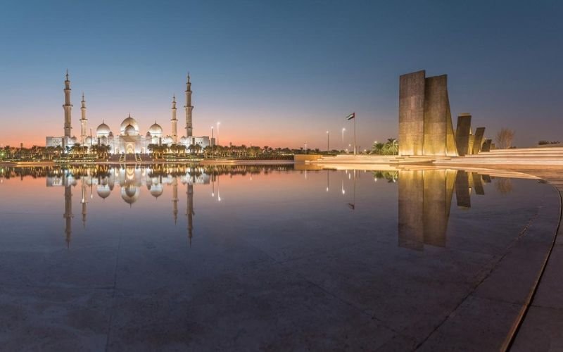 Places to Visit Near Abu Dhabi International Boat Show