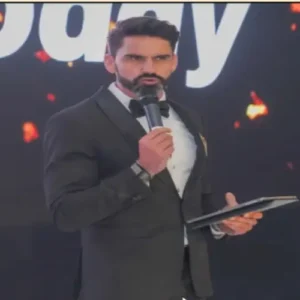 Why a Professional MC Is Essential for Corporate Team Building Events in Dubai